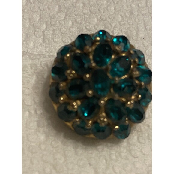 Vintage Emerald Green Sparkling Clip-on Earrings Rhinestones Gold-tone Clusters - Picture 2 of 12